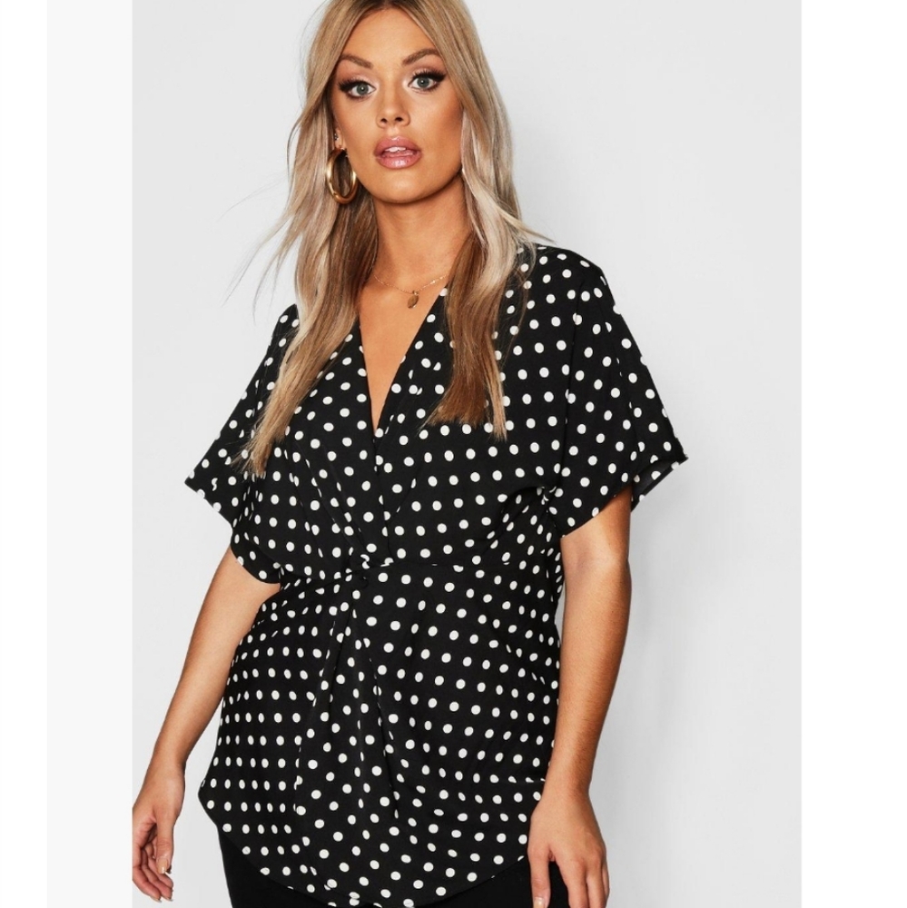 Boohoo Plus Size ➕️ Black Polka Dot Twist Front Shirt Top
